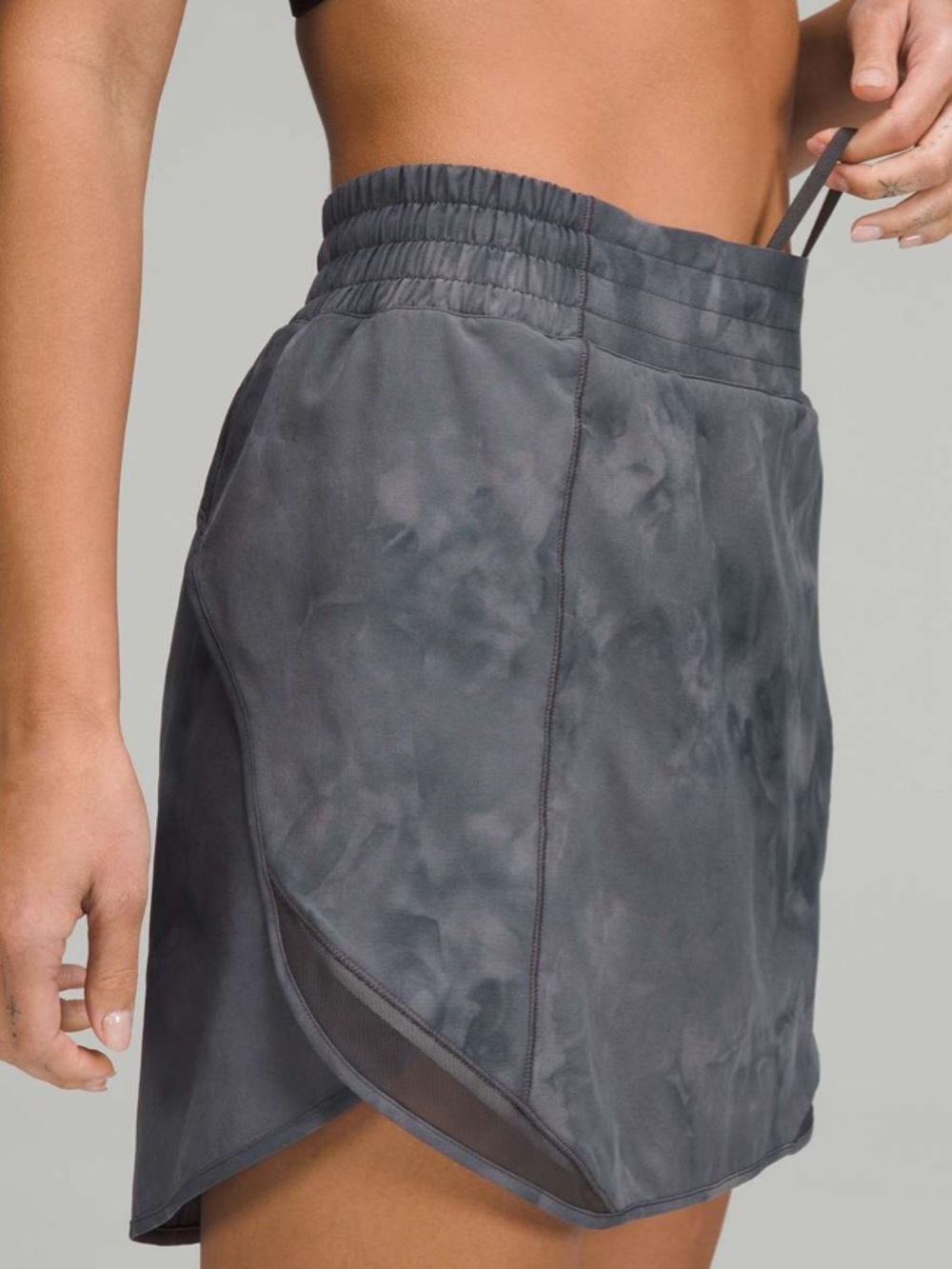 Lululemon Hotty Hot High-Rise Skirt *Long
Diamond Dye Pitch Grey Graphite Grey